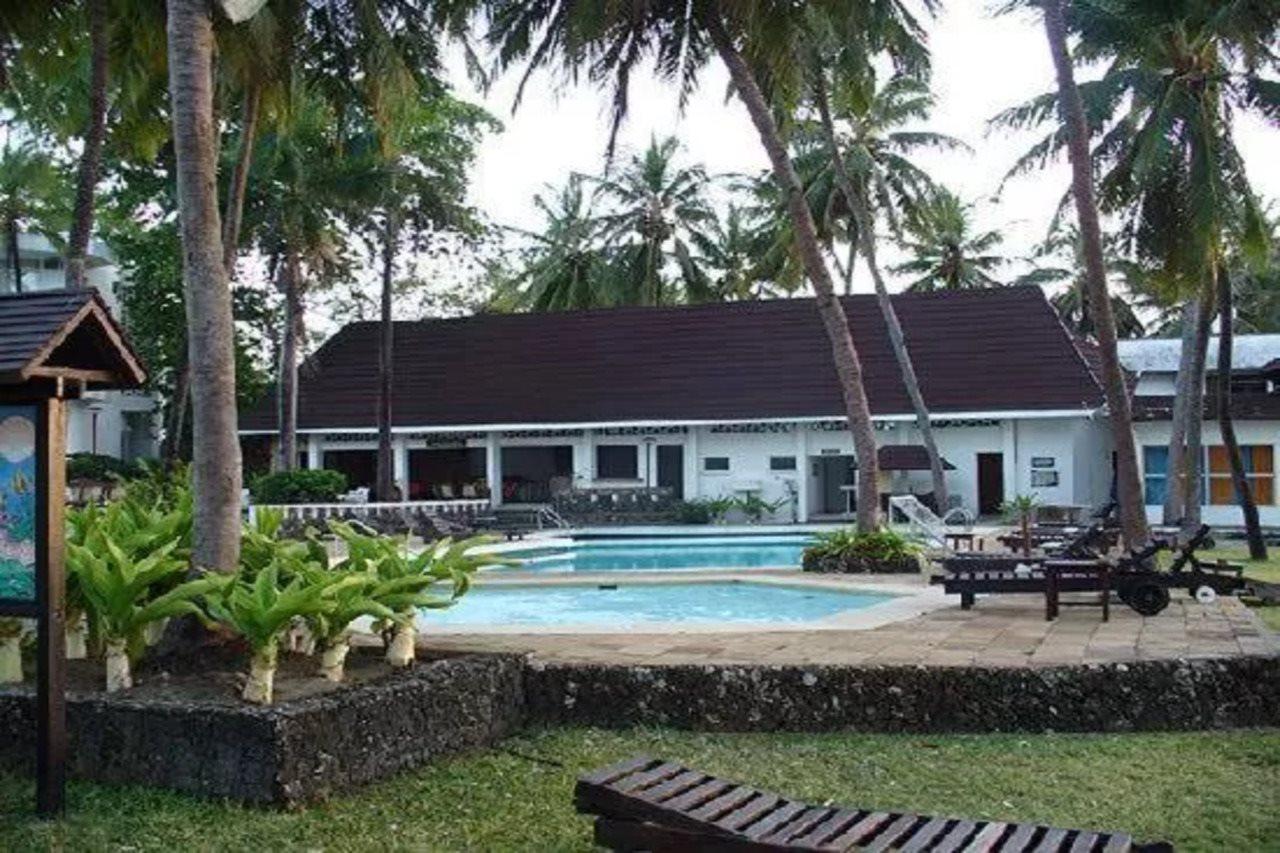 Kenya Bay Beach Hotel Бамбурі Екстер'єр фото